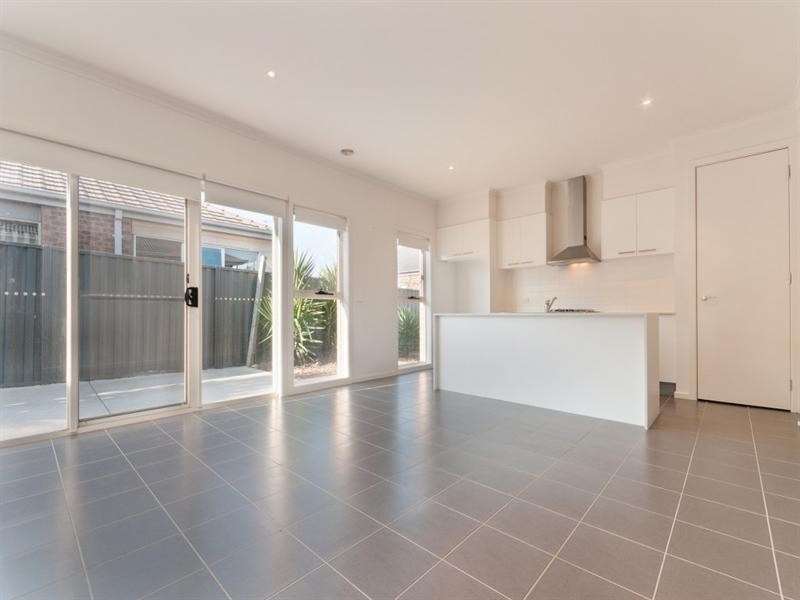 43 Kinglake Crescent, Craigieburn VIC 3064