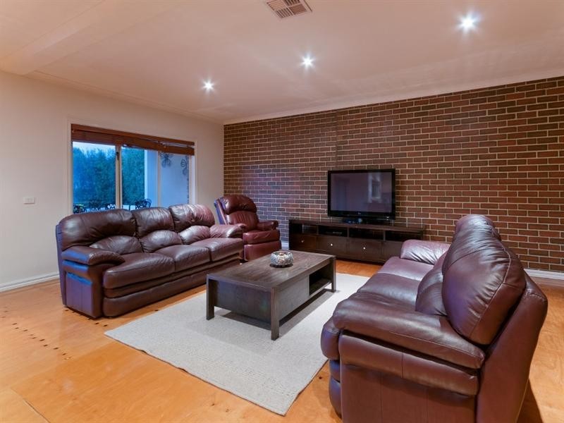 14 Palamino Valley Court, Greenvale VIC 3059