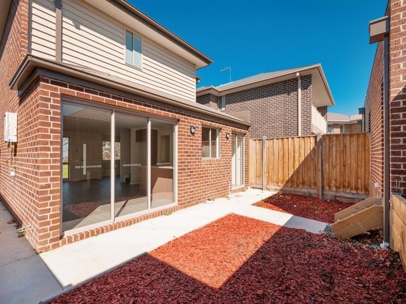 32 Windrock Avenue, Craigieburn VIC 3064