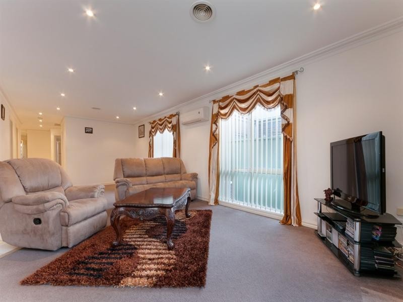 30 Fawkner Lane, Craigieburn VIC 3064