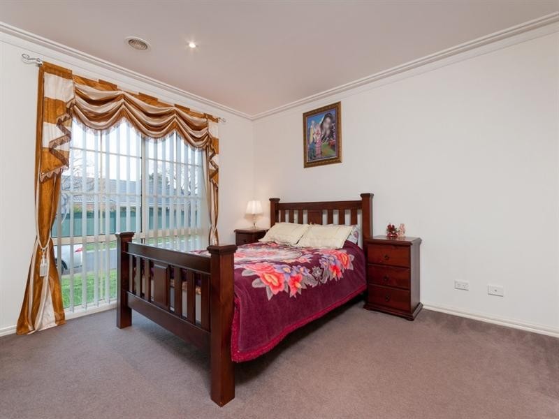 30 Fawkner Lane, Craigieburn VIC 3064