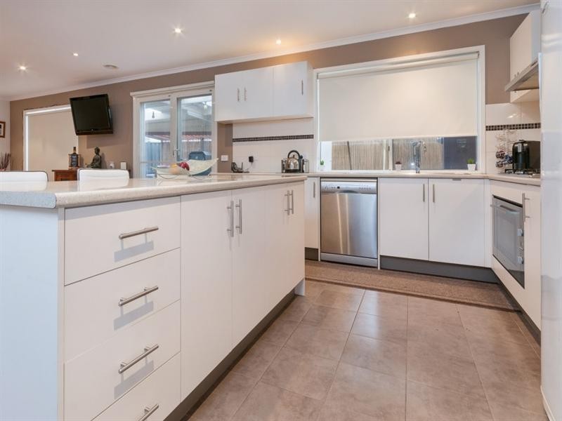 3 Naracoorte Avenue, Craigieburn VIC 3064