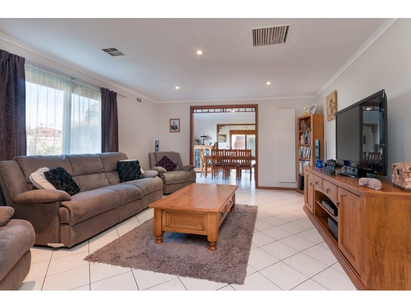 1 Haydon Court, Craigieburn VIC 3064