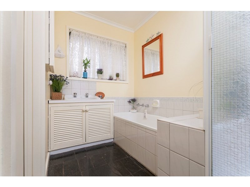 1 Canadian Court, Meadow Heights VIC 3048