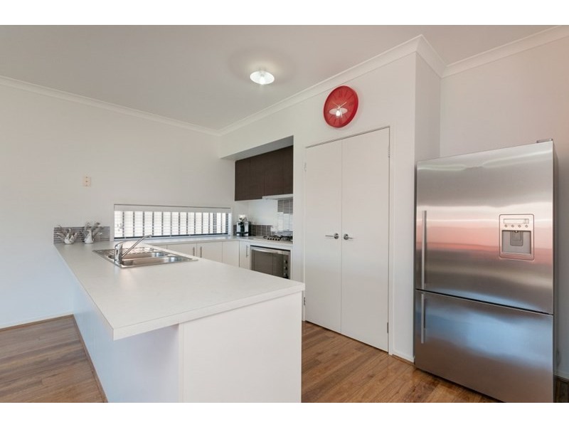 18 Beveridge Drive, Roxburgh Park VIC 3064