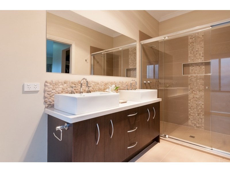 194 Central Park Avenue, Craigieburn VIC 3064