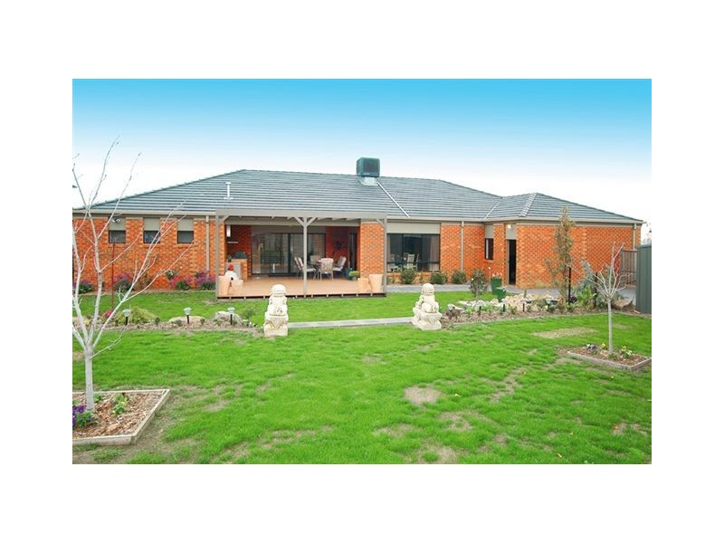 3 Whitby Place, Craigieburn VIC 3064