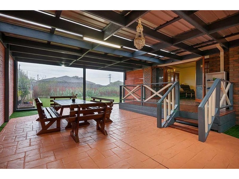 37 Amesbury Avenue, Craigieburn VIC 3064