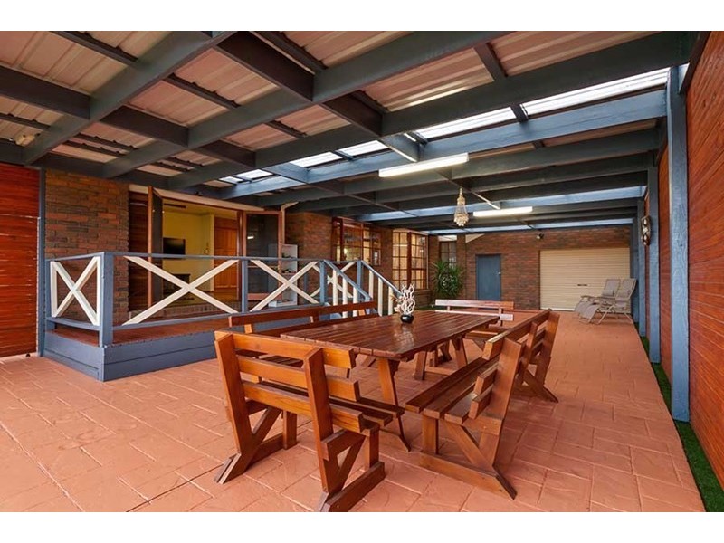 37 Amesbury Avenue, Craigieburn VIC 3064