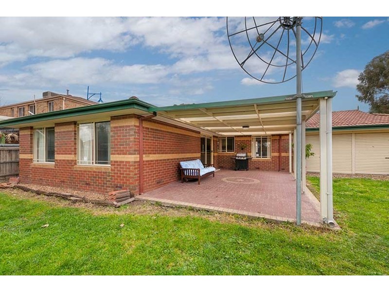 19 Yarcombe Crescent, Craigieburn VIC 3064