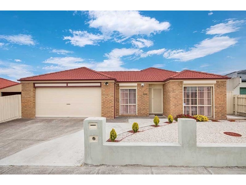 8 Southern Cross Drive, Roxburgh Park VIC 3064