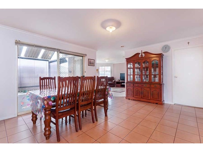 8 Southern Cross Drive, Roxburgh Park VIC 3064