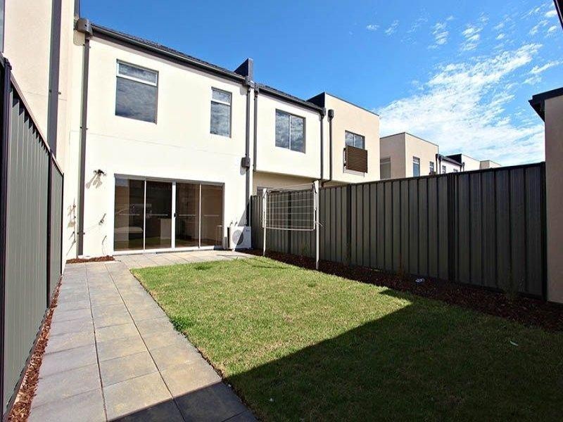 24/60 Cradle Mountain Drive, Craigieburn VIC 3064