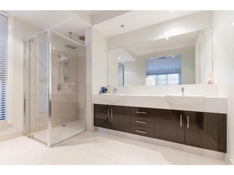 30 Kelway Street, Craigieburn VIC 3064