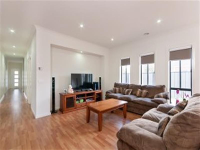 29 Serenity Way, Craigieburn VIC 3064