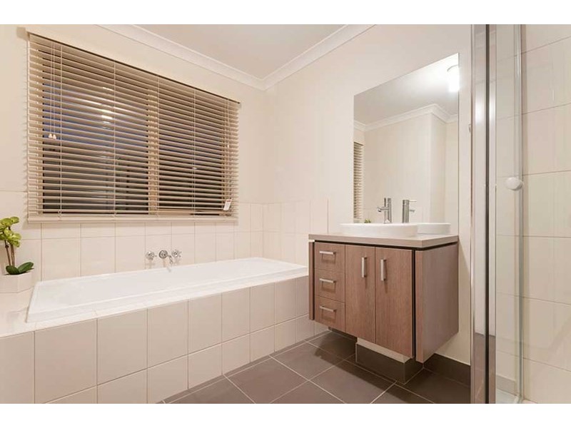 18 Silvan Terrace, Greenvale VIC 3059