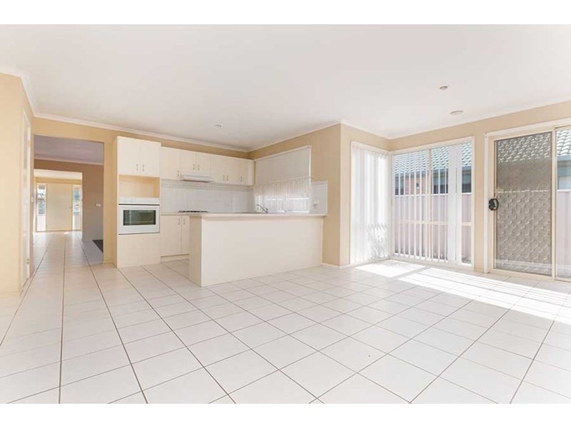 52 Woodlea Crescent, Craigieburn VIC 3064