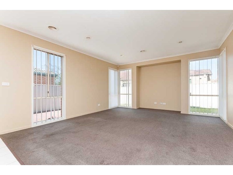 52 Woodlea Crescent, Craigieburn VIC 3064