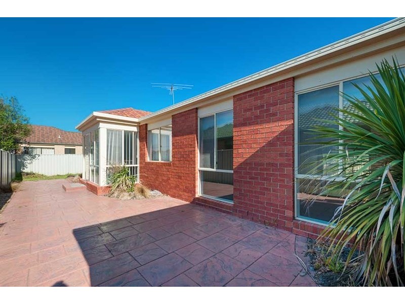 52 Woodlea Crescent, Craigieburn VIC 3064