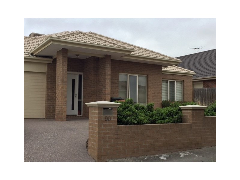 90 Axminster Drive, Craigieburn VIC 3064