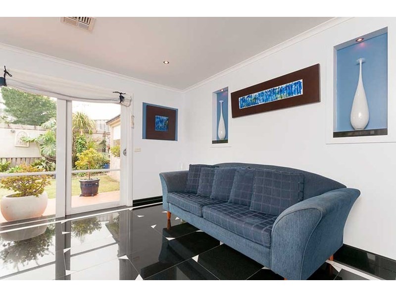 8 Gibney Close, Roxburgh Park VIC 3064