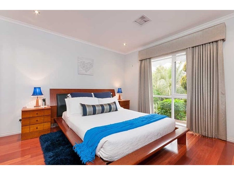 8 Gibney Close, Roxburgh Park VIC 3064