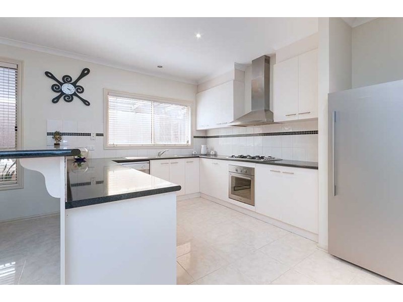 13 Marchmont Rise, Craigieburn VIC 3064