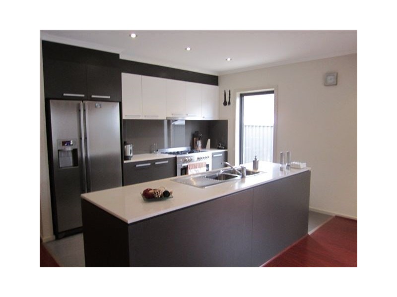 36 Gippsland Way, Craigieburn VIC 3064