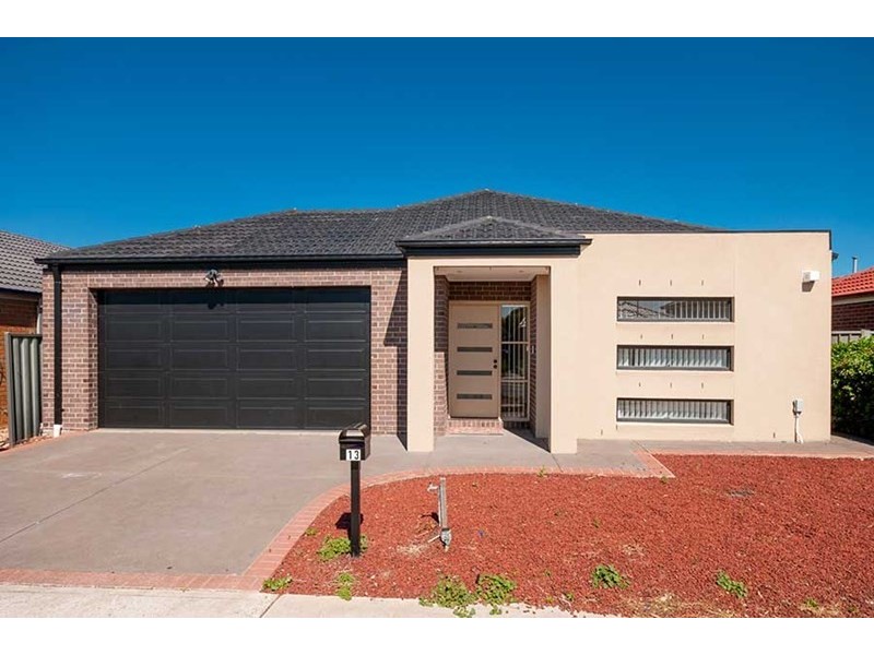 13 Wyperfield Avenue, Craigieburn VIC 3064