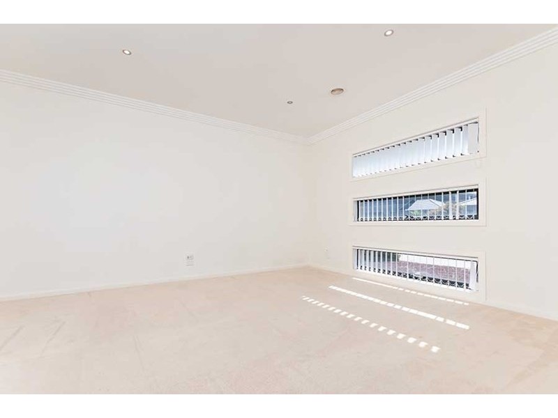 13 Wyperfield Avenue, Craigieburn VIC 3064