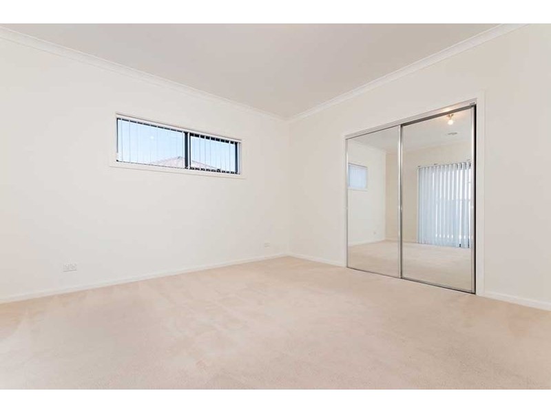 13 Wyperfield Avenue, Craigieburn VIC 3064