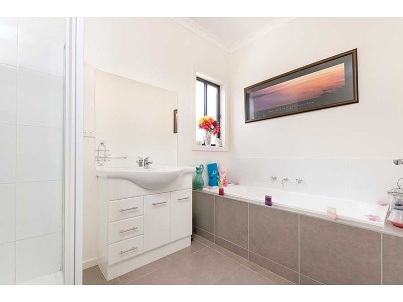 9 Ardsley Circuit, Craigieburn VIC 3064