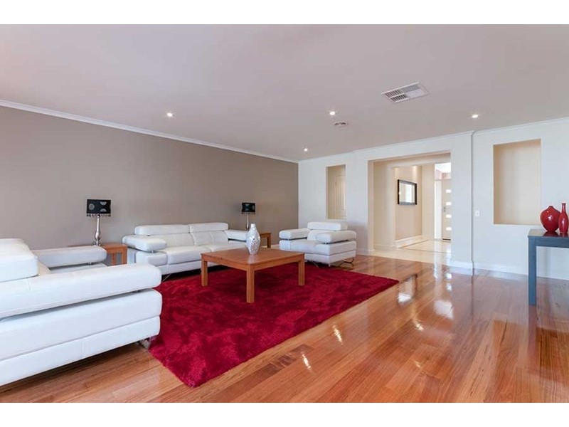 11 Ballybunion Avenue, Craigieburn VIC 3064