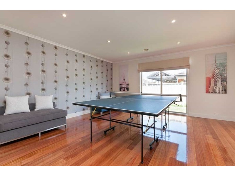 11 Ballybunion Avenue, Craigieburn VIC 3064