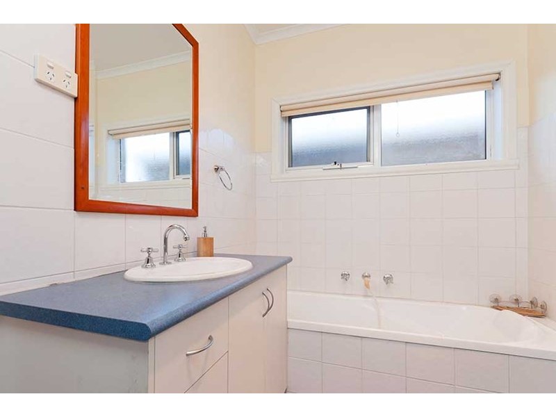 2/75 Gordon Street, Tullamarine VIC 3043