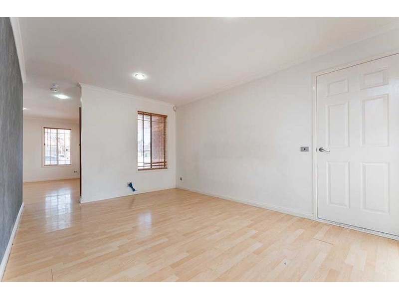 37 Yarcombe Crescent, Craigieburn VIC 3064