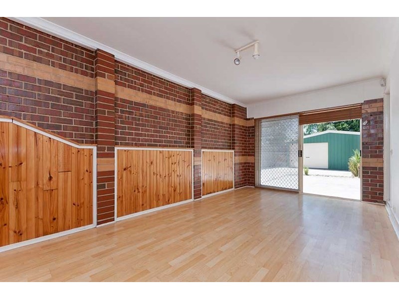 37 Yarcombe Crescent, Craigieburn VIC 3064