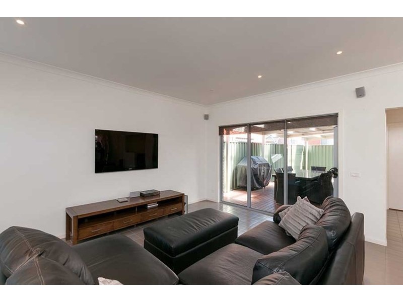 2 Hawthorn Lane, Craigieburn VIC 3064