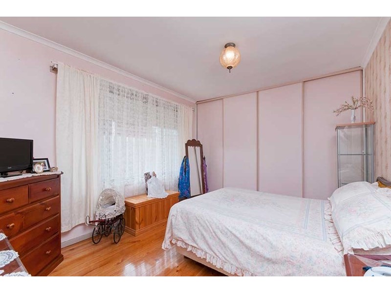 21 Robinson Street, Jacana VIC 3047