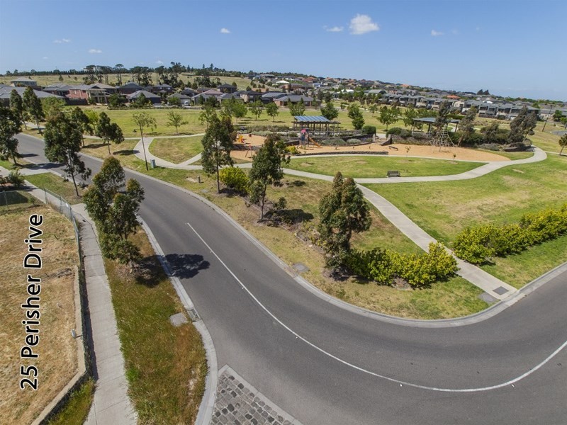 25 Perisher Drive, Craigieburn VIC 3064