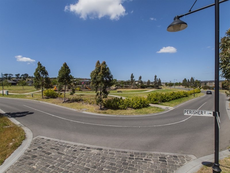 25 Perisher Drive, Craigieburn VIC 3064