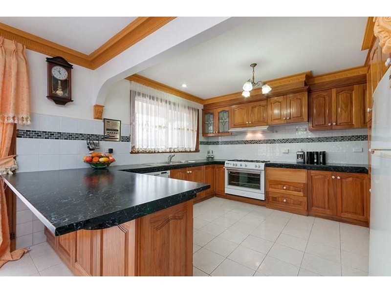 17 Amarina Close, Meadow Heights VIC 3048