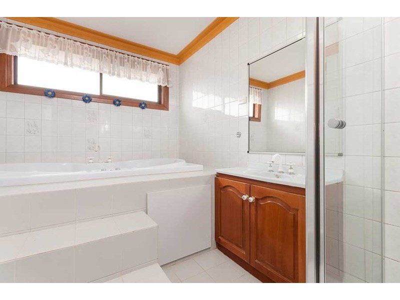 17 Amarina Close, Meadow Heights VIC 3048