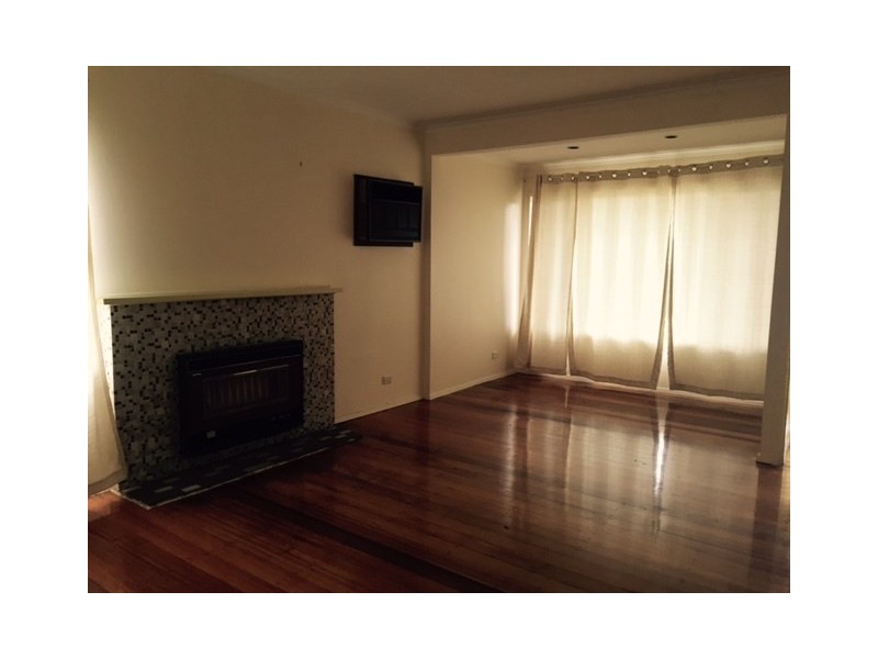 16 Rosedale Crescent, Dallas VIC 3047