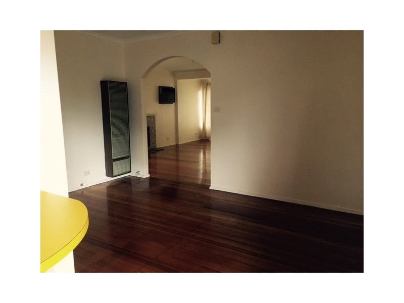 16 Rosedale Crescent, Dallas VIC 3047