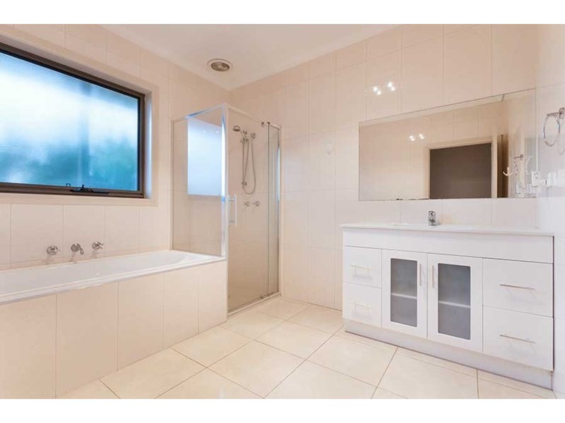 1 Northern Crescent, Craigieburn VIC 3064