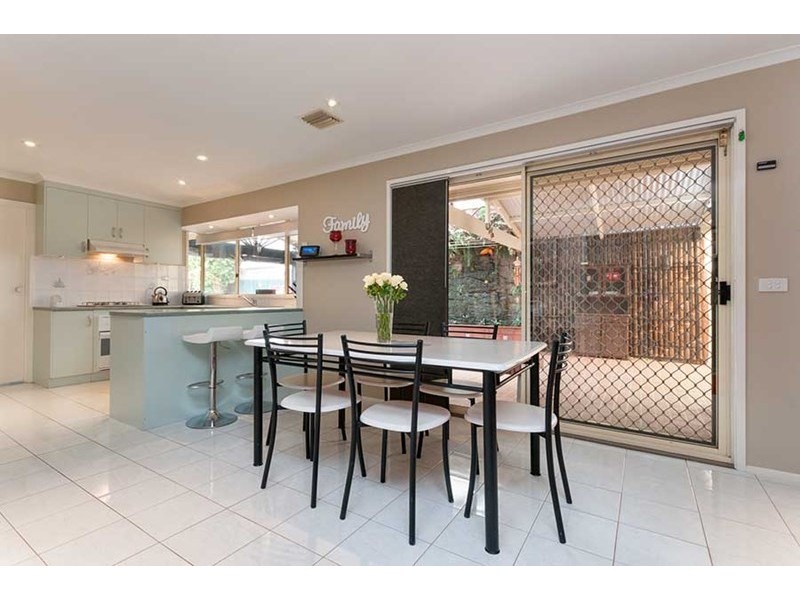 4 Swansea Court, Craigieburn VIC 3064