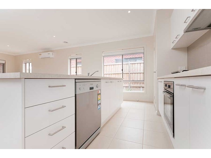 7 Dampiera Avenue, Wallan VIC 3756