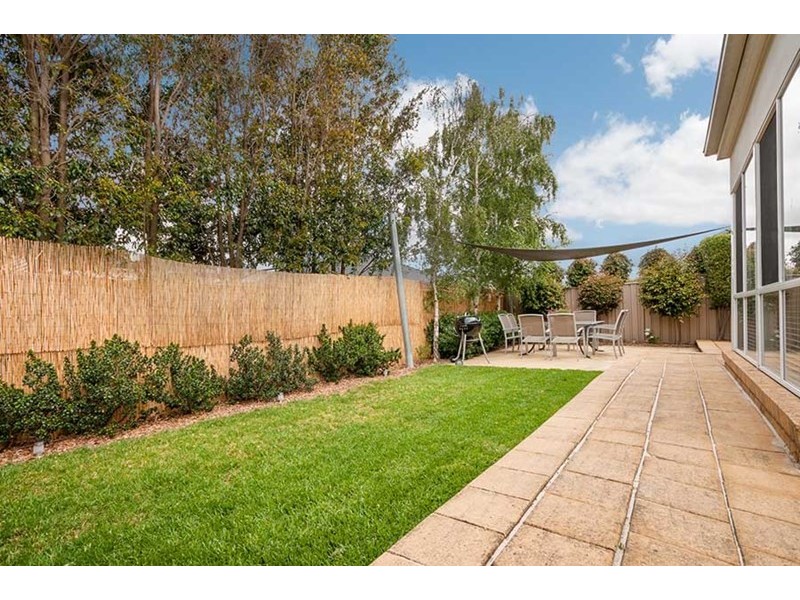 6 Green Hill Place, Craigieburn VIC 3064