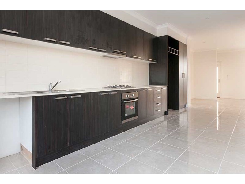 69 Clarendon Avenue, Craigieburn VIC 3064